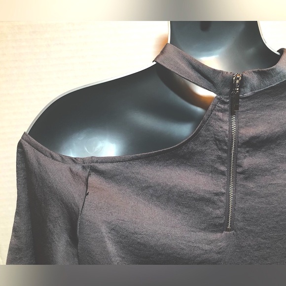Express Off 1 Shoulder Blouse - Picture 4 of 7